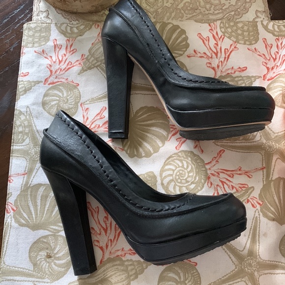 True Religion Black Leather heels size 7M NWOT - Picture 7 of 10